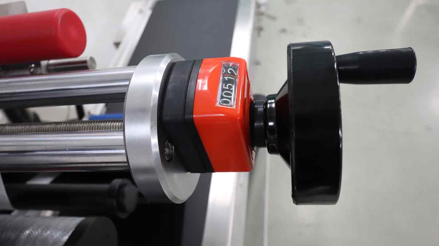 全自動側(cè)面貼標(biāo)機(jī),貼標(biāo)機(jī),側(cè)面貼標(biāo)機(jī)