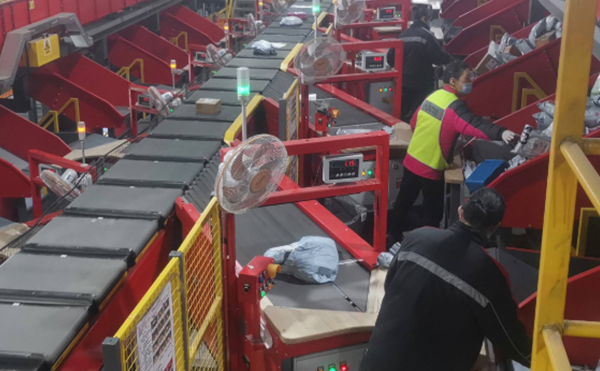 DWS包裹稱重掃描測體積設(shè)備,動態(tài)DWS物流設(shè)備,物流快遞分揀設(shè)備,佼佼者自動化